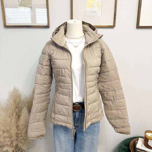 Abercrombie and Fitch Packable Puffer - Picture 1 of 11